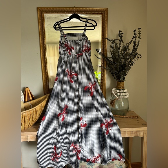 BLOGGERS FAVORITE Elegant Gingham Maxi Dress with Red Lobster Print - Picture 3 of 4